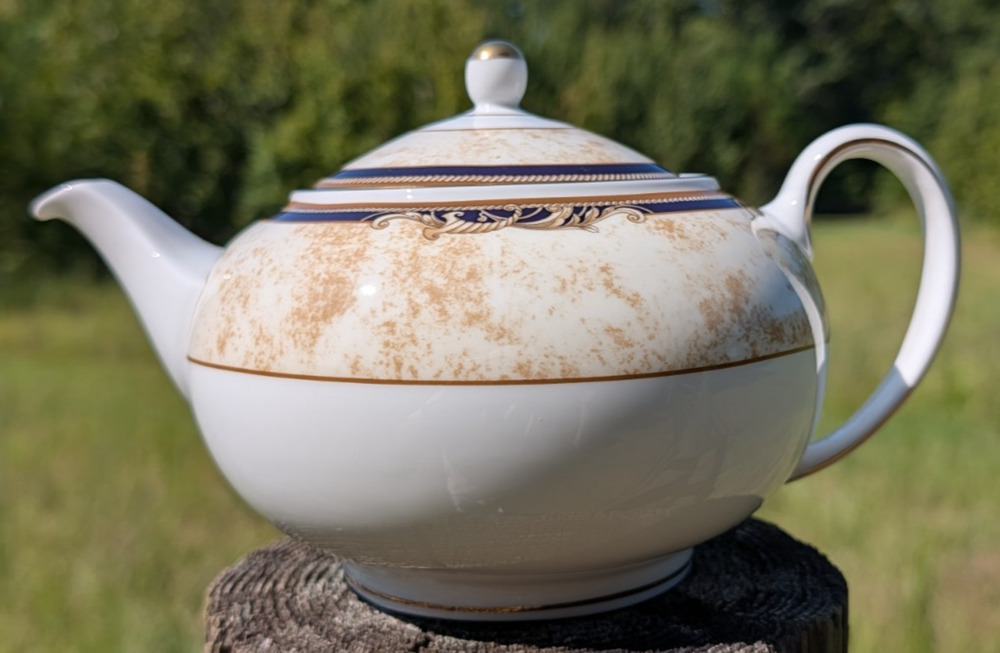 Wedgwood Cornucopia Teapot & Lid Bone China Made England 1995 Vintage